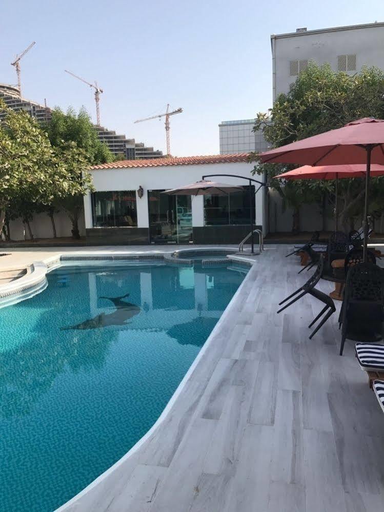 Al Khalidiah Resort Sharjah Exteriör bild