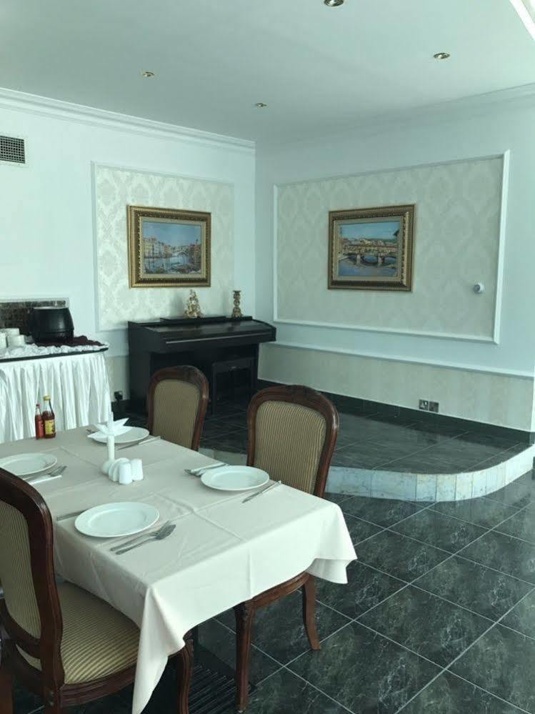 Al Khalidiah Resort Sharjah Exteriör bild